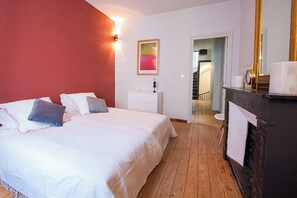 4 Schlafzimmer, Bügeleisen/Bügelbrett, Internetzugang, Bettwäsche