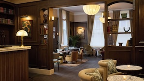 2 bares o lounges, bar de cocteles