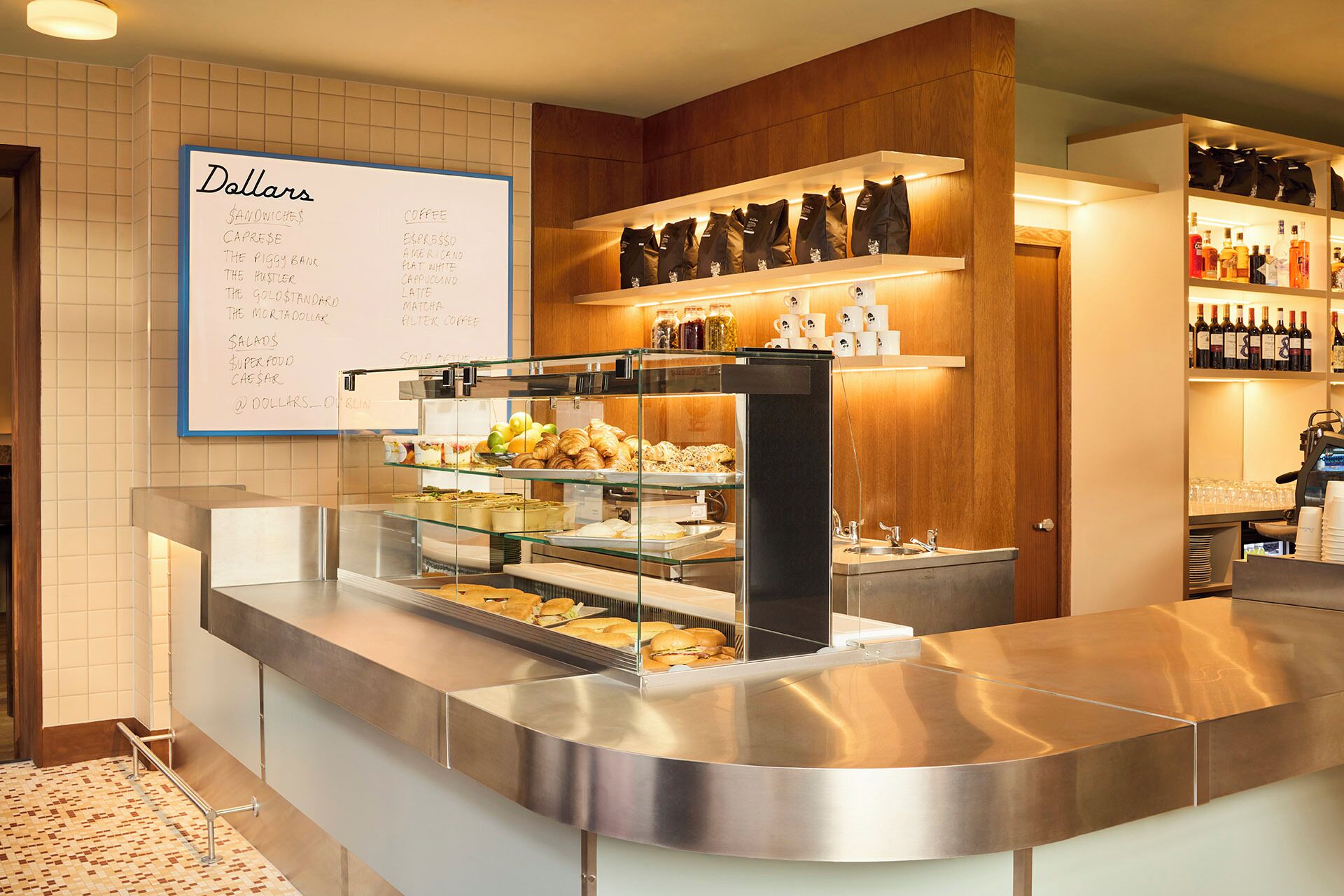 Daily cooked-to-order breakfast (EUR 20 per person)