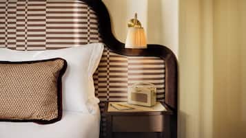 Chambre supérieure double | Salle de bain | Douche, séchoir à cheveux, serviettes fournies, savon