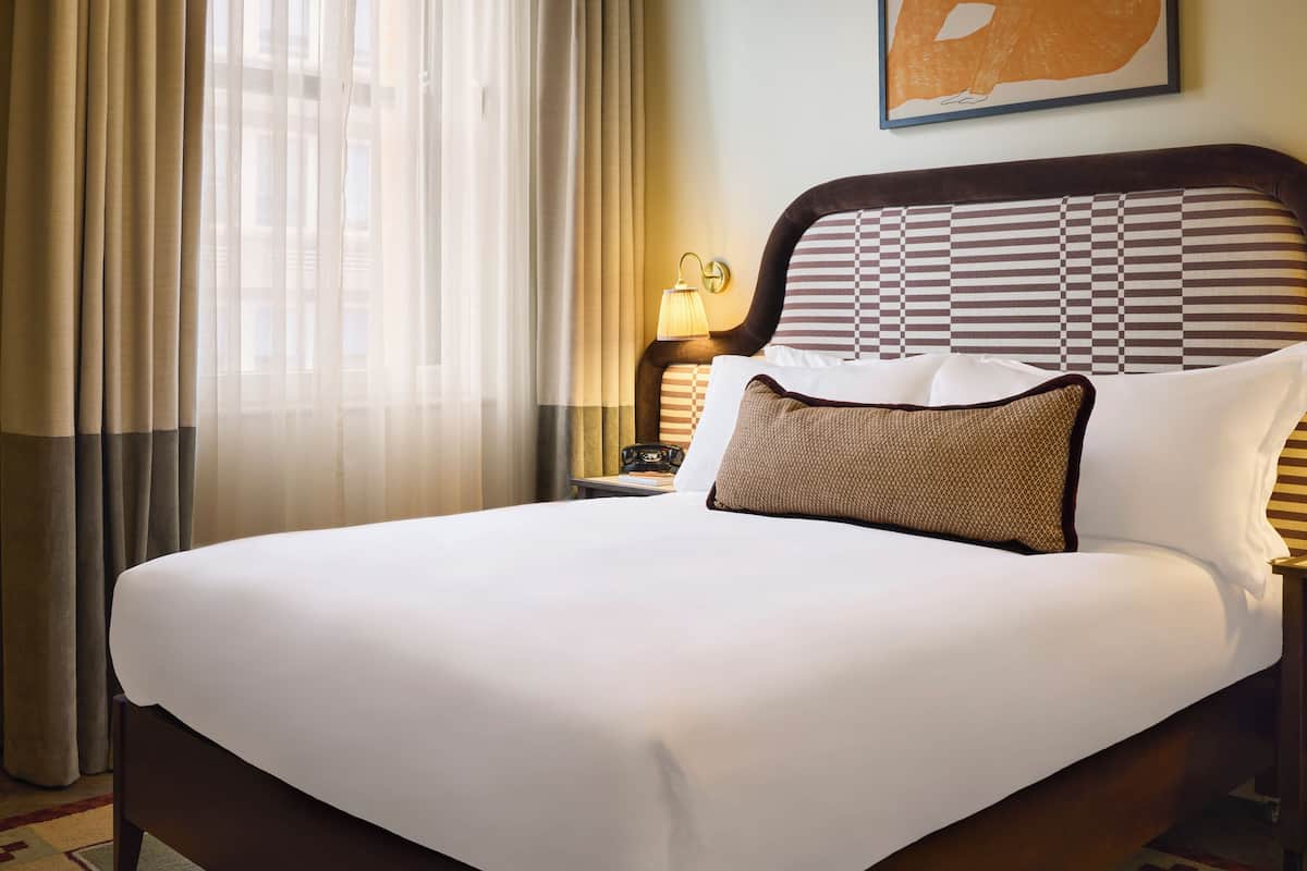 Cosy | Free minibar items, blackout drapes, free WiFi, bed sheets