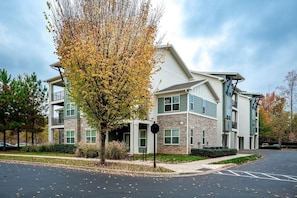 Exterior - Landing | Incredible 1BD, Pool, Gym (Charlotte)