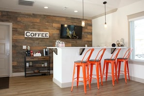 Interior - Landing | Amazing 1BD, Gym, Clubhouse (Lyman)