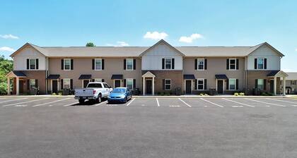 Landing at Cove at Pine Ridge - 1 Bedroom in Lyman