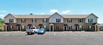 Landing at Cove at Pine Ridge - 1 Bedroom in Lyman
