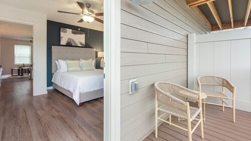 Landing | Stunning 1BD, Gym, Pool