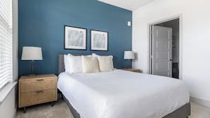 1 bedroom, desk, iron/ironing board, WiFi - Landing | Chic 1BD, Pool, Gym (Austin)