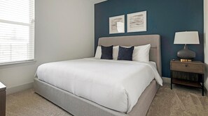 1 habitación, escritorio, tabla de planchar con plancha y wifi 