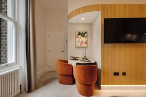 Apartamento superior | Opções para refeição no quarto