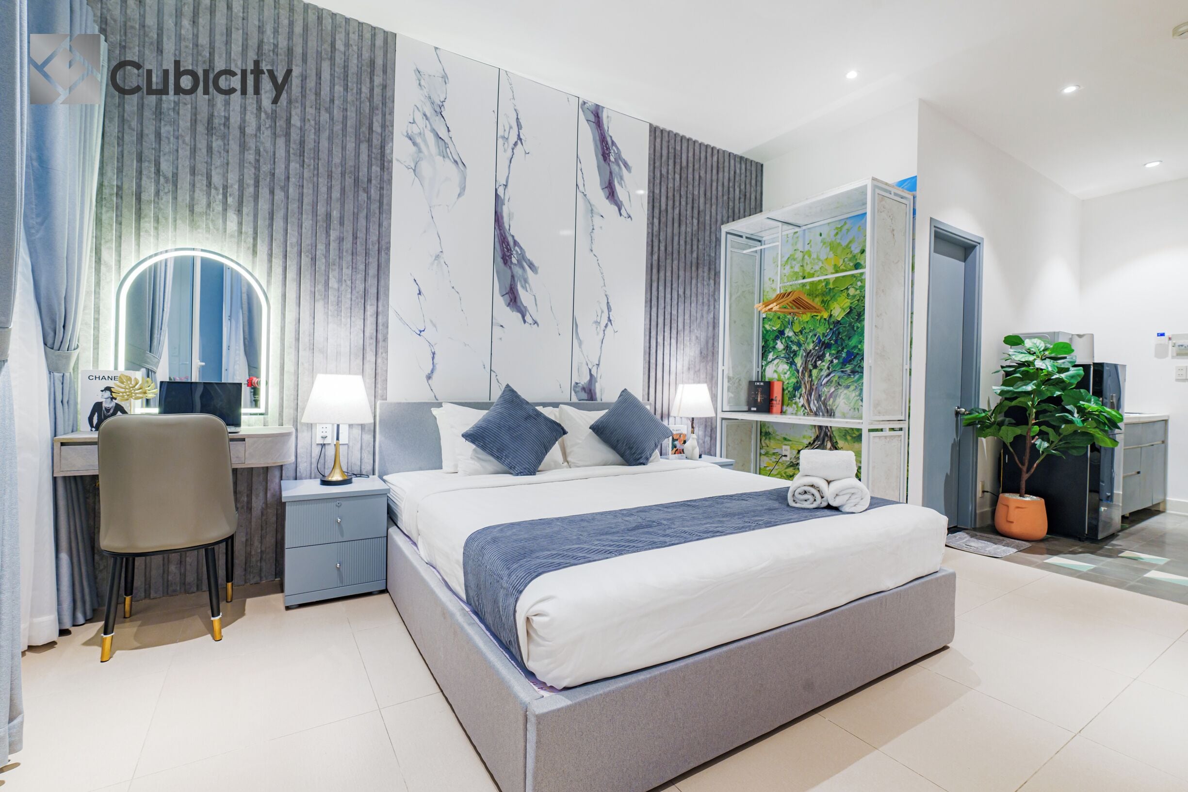 Deluxe Studio, City View | Premium bedding, in-room safe, individually decorated