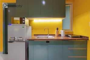 Standard Studio, City View | In-room safe, desk, laptop workspace, blackout drapes