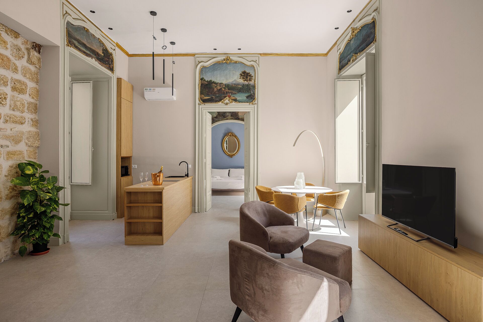 Luxury Quadruple Room, Balcony, City View | Living area | LED TV