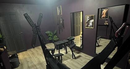 A discreet & elegant play space for couples