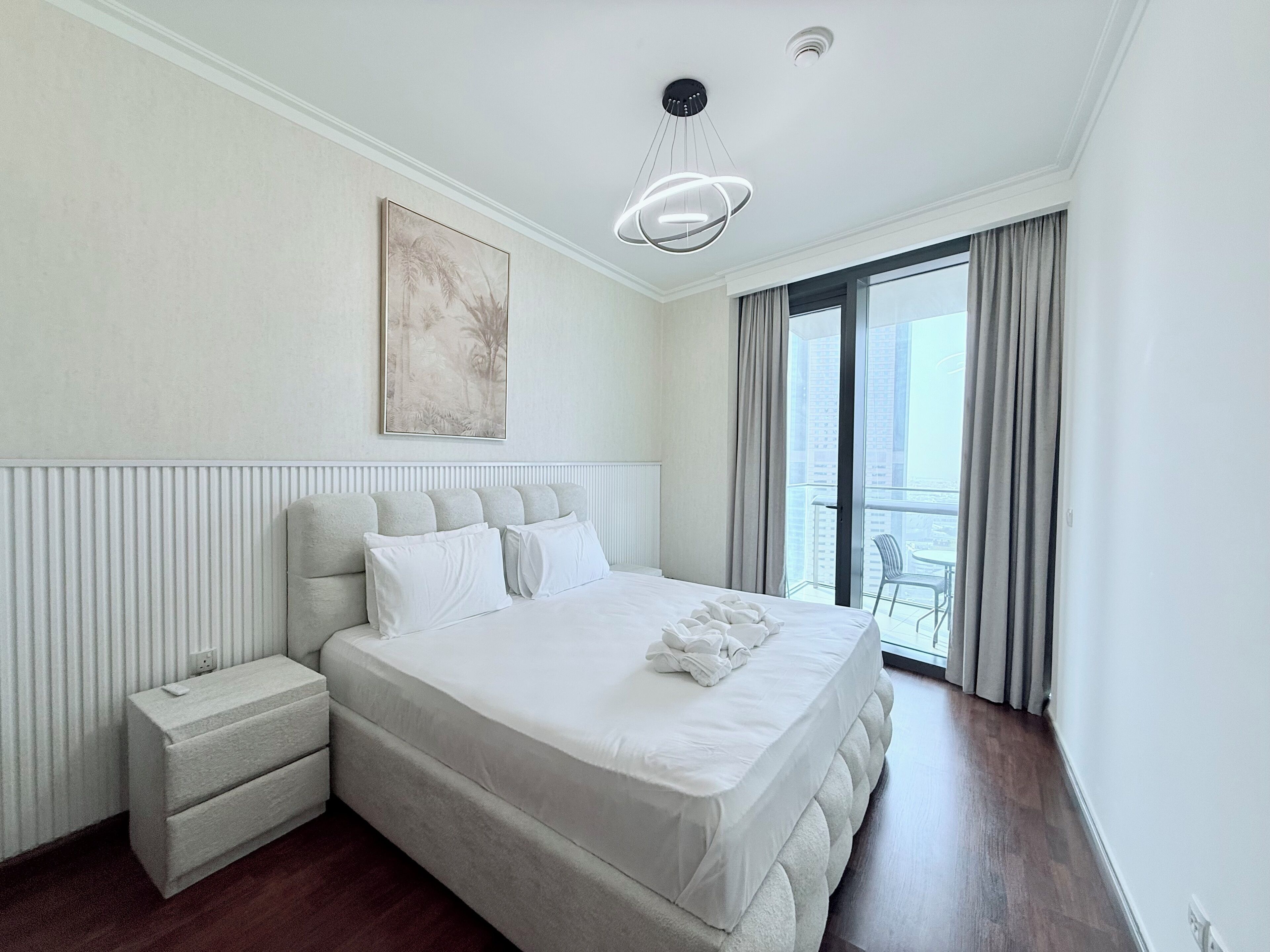 1 dormitorio, tabla de planchar con plancha, wifi y ropa de cama