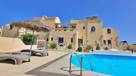 Pool. Leon Lux Apartment, double room.
