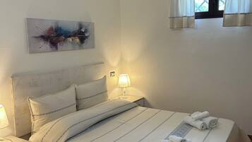 3 chambres, fer et planche à repasser, Wi-Fi gratuit, draps fournis