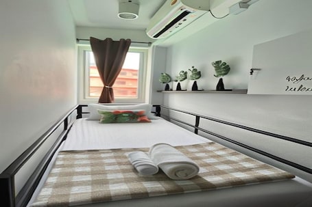 Economy-Zimmer, 1 Schlafzimmer, Stadtblick | Zimmersafe, kostenlose Babybetten, kostenloses WLAN, Bettwäsche