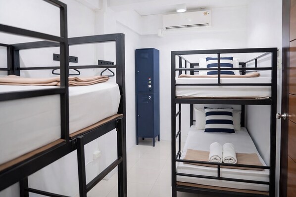 Shared Dormitory, Mixed Dorm | In-room safe, free WiFi, bed sheets