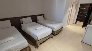 Schreibtisch, laptopgeeigneter Arbeitsplatz, kostenloses WLAN