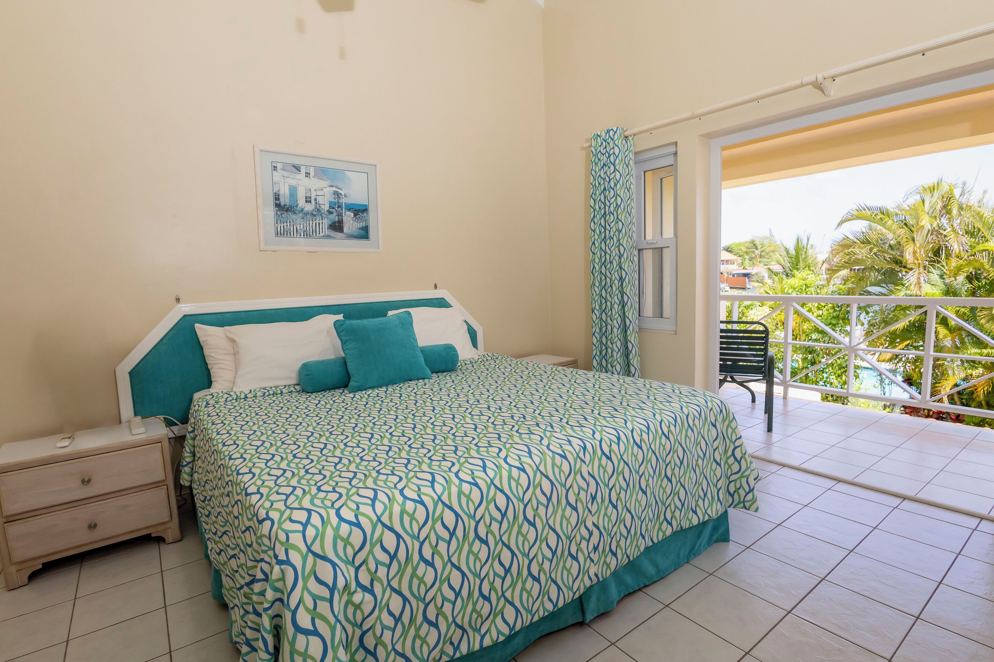 2 bedrooms, iron/ironing board, internet, bed sheets