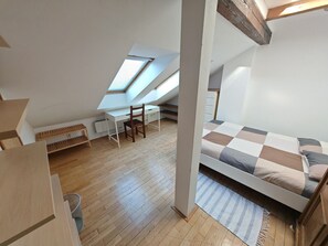 4 habitaciones, escritorio, wifi y ropa de cama 