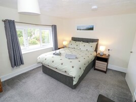 4 bedrooms, individually decorated, individually furnished, free WiFi