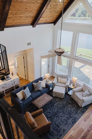 Smart TV, fireplace, books