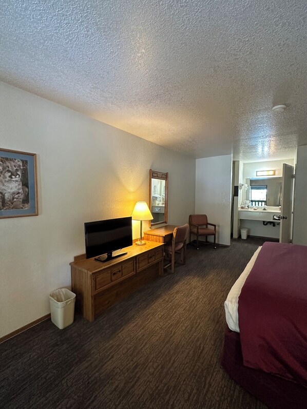 Basic Single Room | Iron/ironing board, free WiFi