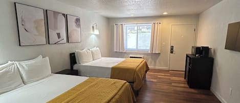 Classic Double Room | Iron/ironing board, free WiFi