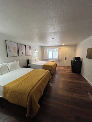 Classic Double Room | Iron/ironing board, free WiFi