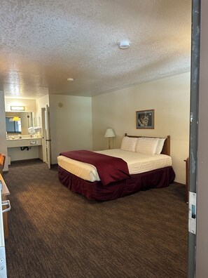 Basic Single Room | Iron/ironing board, free WiFi
