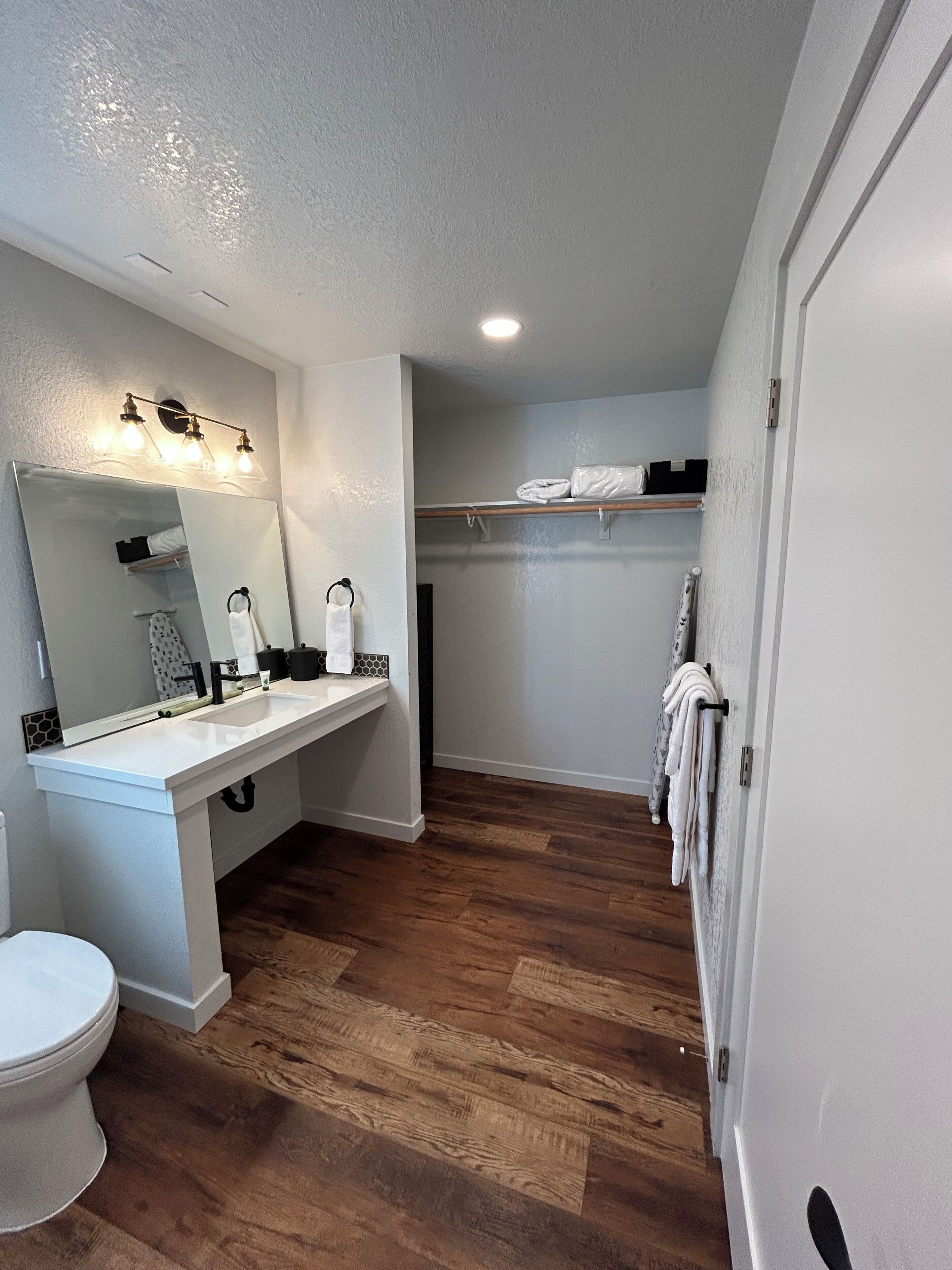 디럭스 스튜디오, 롤인 샤워 시설, 금연 | 욕실 | 헤어드라이어, 타월, 비누, 샴푸