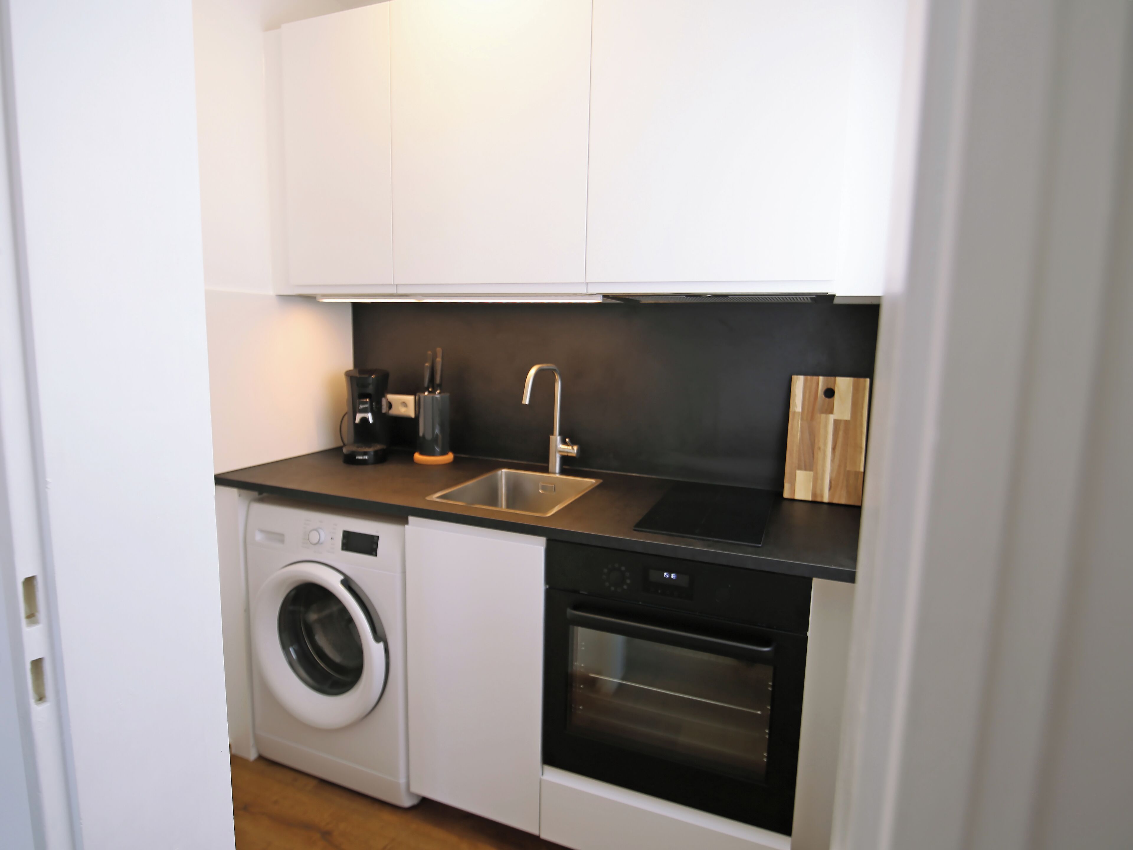 Kühlschrank, Mikrowelle, Ofen, Herdplatte