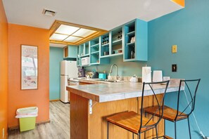 Maison en rangée | Cuisine privée | Réfrigérateur grande capacité avec congélateur, four à micro-ondes