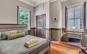 2 habitaciones, tabla de planchar con plancha y wifi gratis