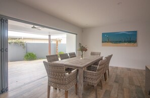 Hus, 4 soverom, terrasse | Spisestue