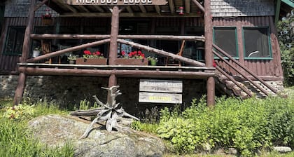 7 bedroom Lodge on Nicatous Lake!