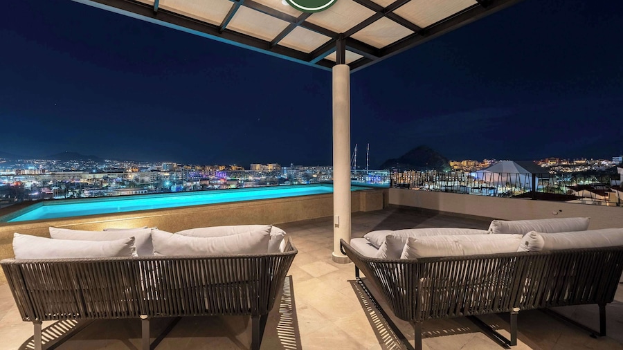 Amazing Studio With Rooftop Pool - 5 min to Marina
