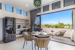 Studio Suite, 2 Queen Beds, Balcony, City View (605 Tower 101) | Dining