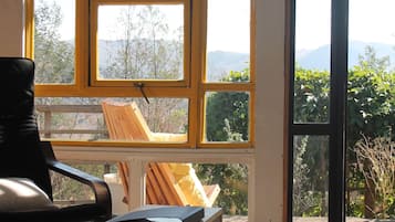 Cabaña, vistas a la montaña | Escritorio y espacio para trabajar con un portátil