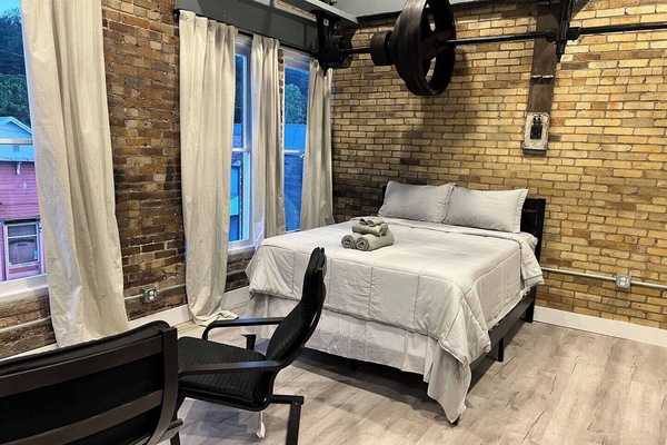1 bedroom, internet, bed sheets