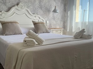 6 chambres, fer et planche à repasser, lit parapluie, Wi-Fi gratuit