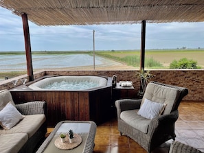 Terrace/patio - El Mirador: A unique place in the heart of the Delta (Els Muntells)