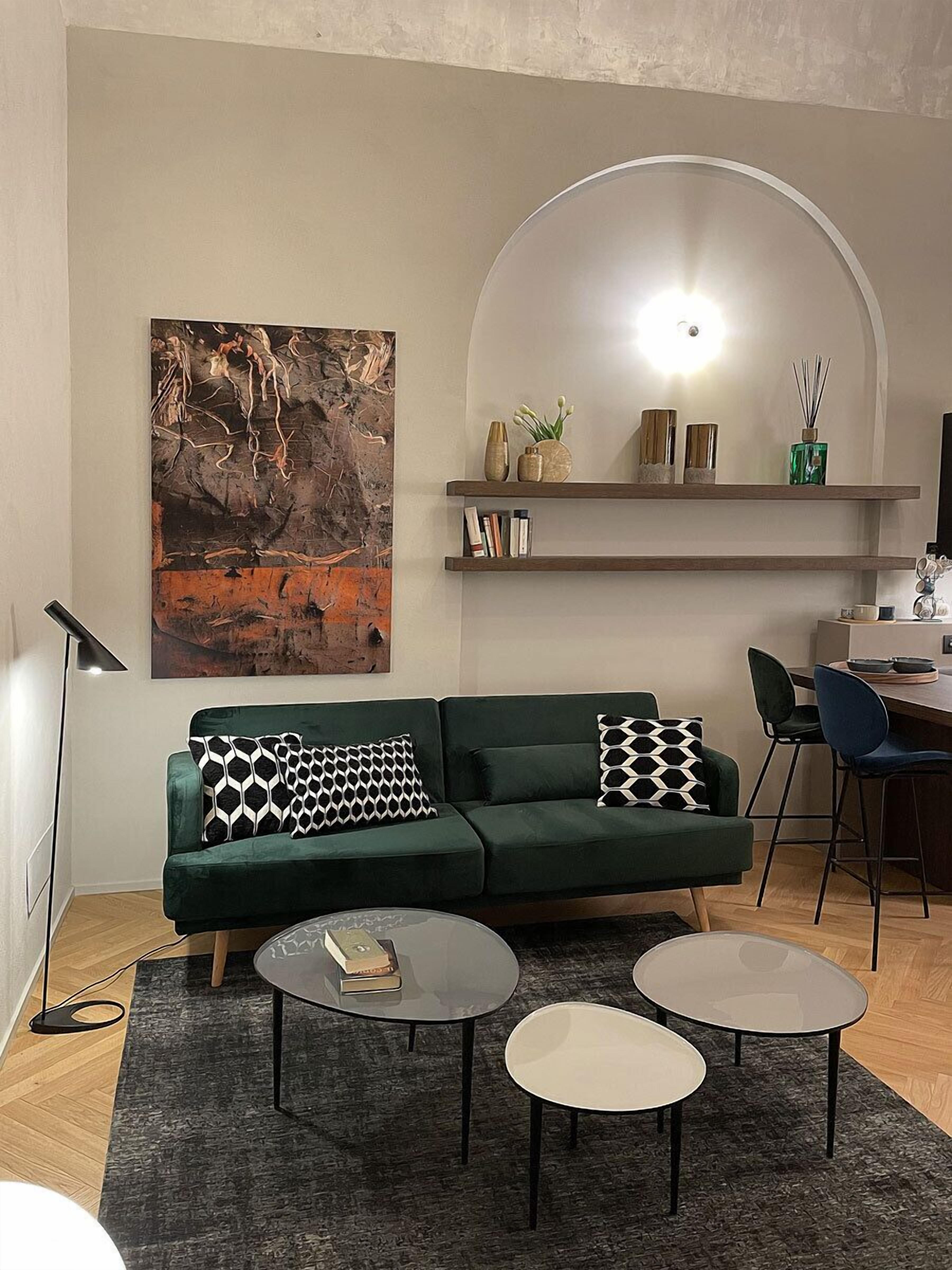 Superior Apartment | Ruang tamu | 55 inci sebuah televisyen pintar dengan digital, Netflix 