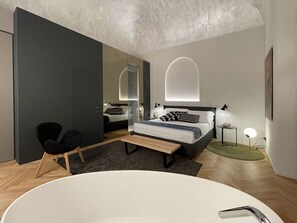 Superior-huoneisto | Italialaiset Frette-lakanat, ylelliset vuodevaatteet