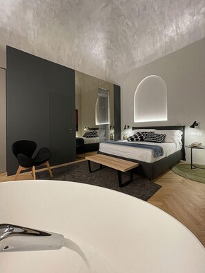 高級公寓 | 意大利 Frette 床單、高級寢具、迷你吧贈品、房內夾萬