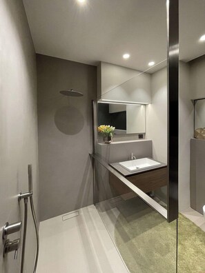 Basic Apartment | Bathroom | Free toiletries, hair dryer, bathrobes, bidet - Le Dimore del Toscano (Catania)
