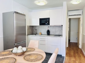 Apartment, 1 Bedroom, Smoking, Balcony | Interior