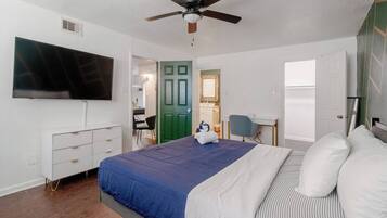 1 bedroom, desk, iron/ironing board, WiFi