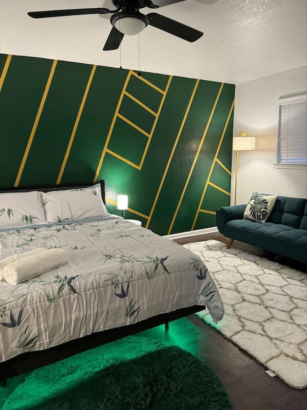 1 bedroom, desk, iron/ironing board, WiFi